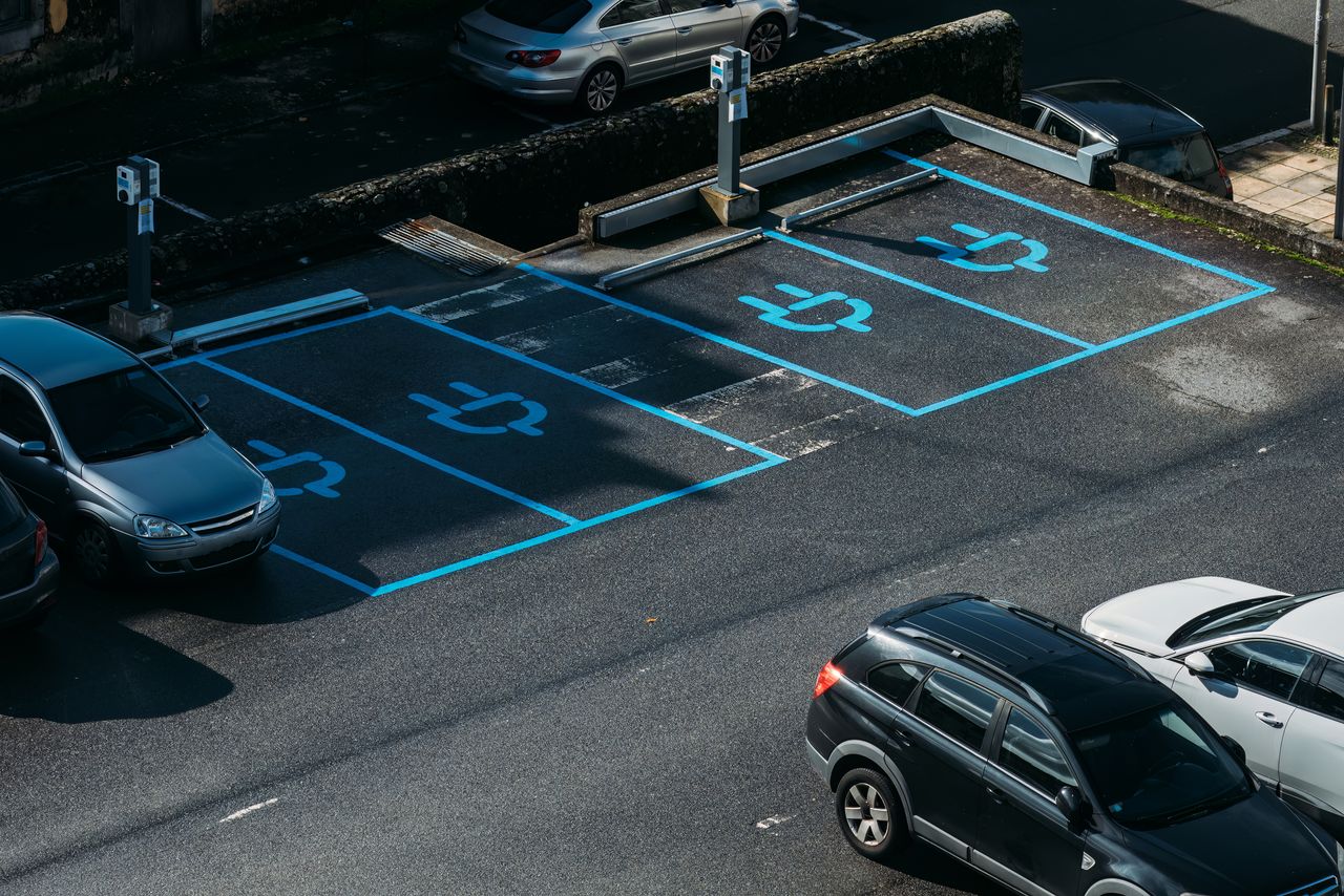 Amortissement des bornes de recharge en entreprise : que prévoir en 2026 ?